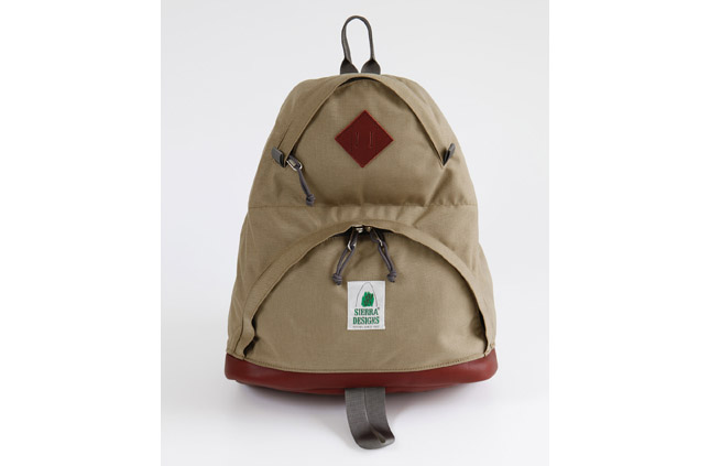 S001_DAYTRIPPER CLASSIC_Tan_1.jpg